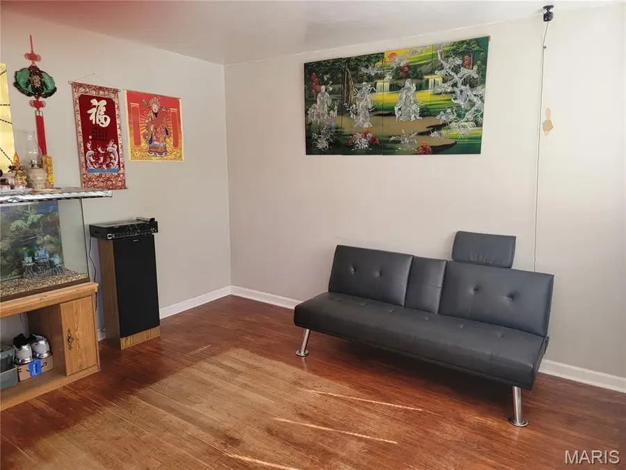 8111 Southpark Court, Saint Louis, MO 63125 - #2