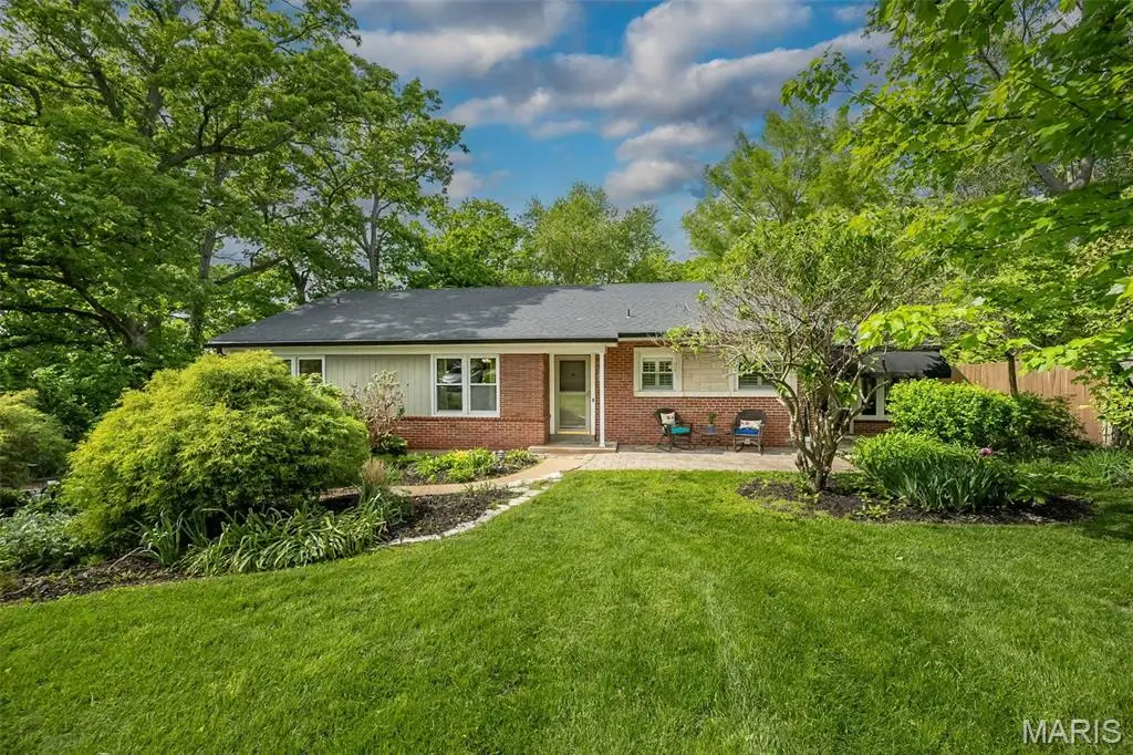 1889 N Signal Hills Drive, Kirkwood, MO 63122-2758 - #1
