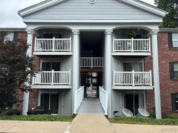 1935 Marine Terrace Drive #J, Maryland Heights, MO 63146