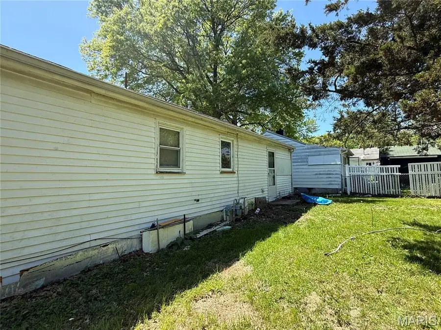 417 Lawrence Street, Montgomery City, MO 63361 - #3