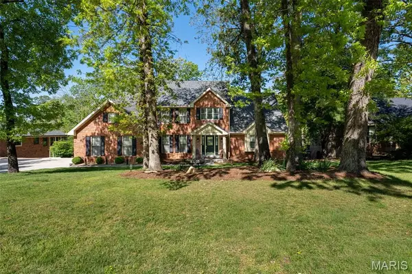 9833 Eagle Hill Lane, Sunset Hills, MO 63127