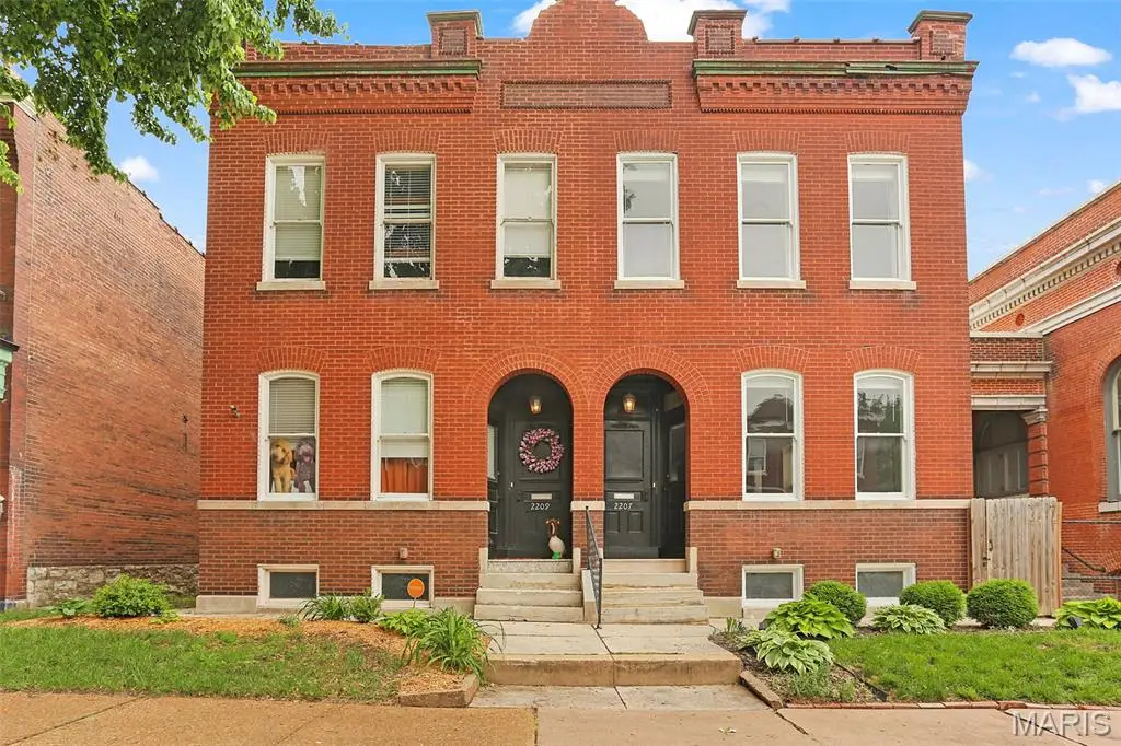 2207 Indiana Avenue, Saint Louis, MO 63104 - #1