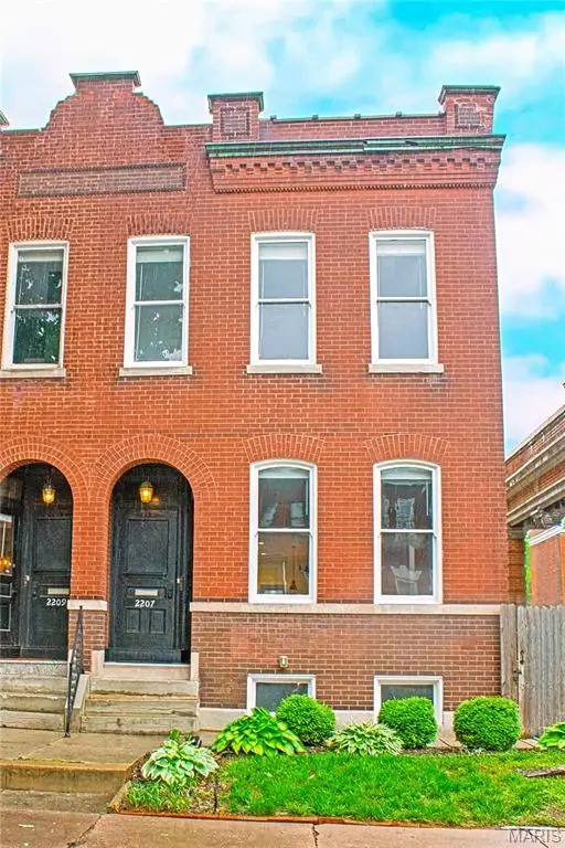 2207 Indiana Avenue, Saint Louis, MO 63104 - #2