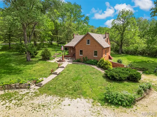 737 Lost Creek Lane, Washington, MO 63090
