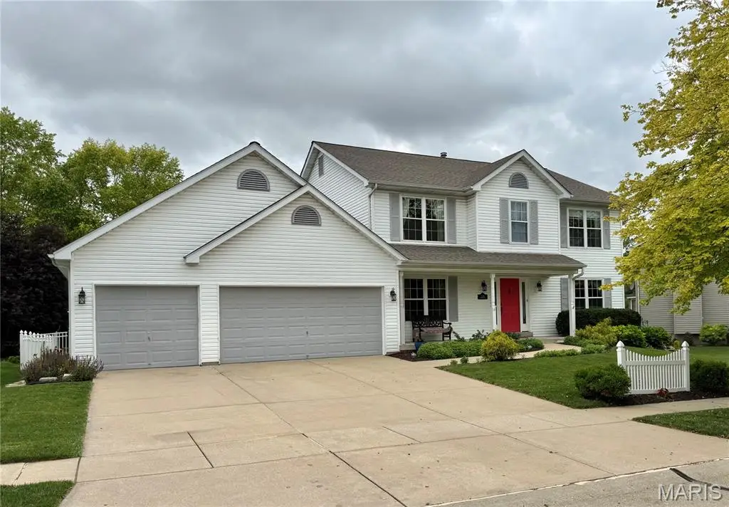 225 E Governor Place, Saint Charles, MO 63301 - #1