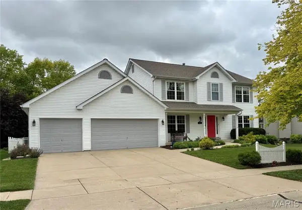 225 E Governor Place, St Charles, MO 63301