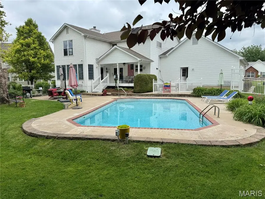 225 E Governor Place, Saint Charles, MO 63301 - #2