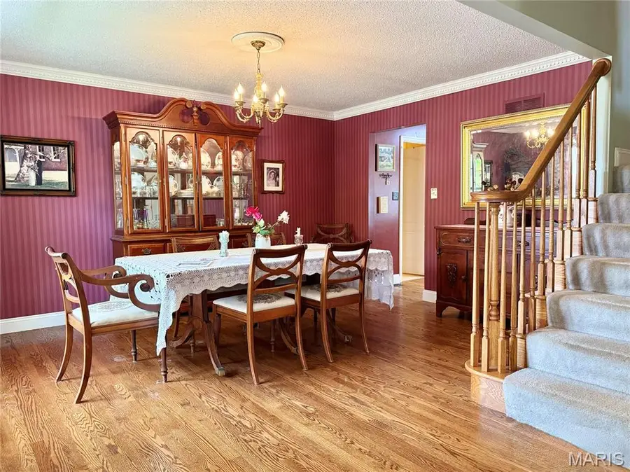 225 E Governor Place, Saint Charles, MO 63301 - #3