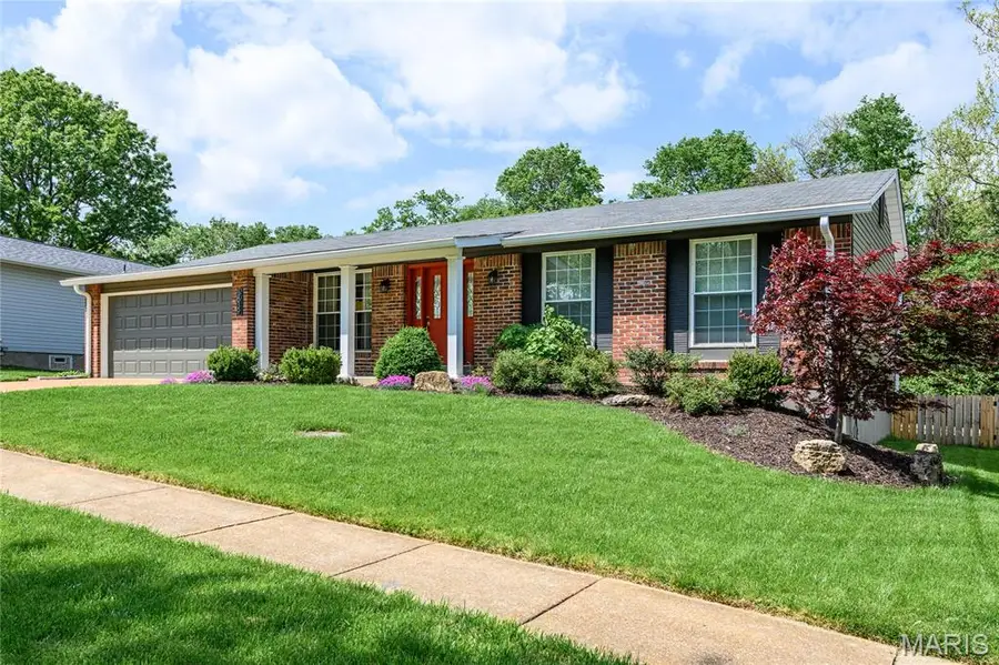 5639 Chalet Manor Court, Oakville, MO 63129 - #2