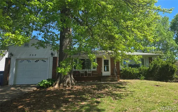 732 E Lake Drive, Edwardsville, IL 62025