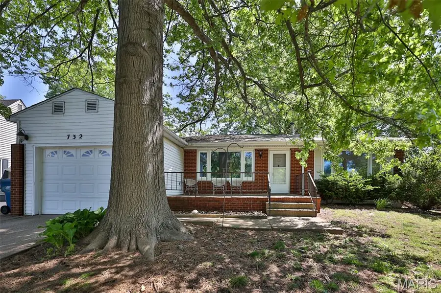 732 E Lake Drive, Edwardsville, IL 62025 - #3