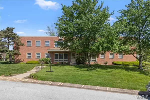 5 Delcrest Court #101, University City, MO 63124