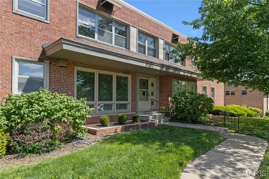 5 Delcrest Court #101, Saint Louis, MO 63124 - #2