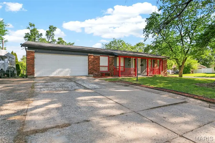 3655 Stonehaven Drive, Florissant, MO 63033 - #2