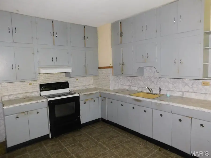 119 W Washington Street, Caseyville, IL 62232 - #3