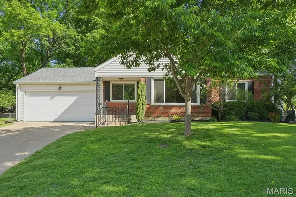 201 Sunningwell Drive, St Louis, MO 63119
