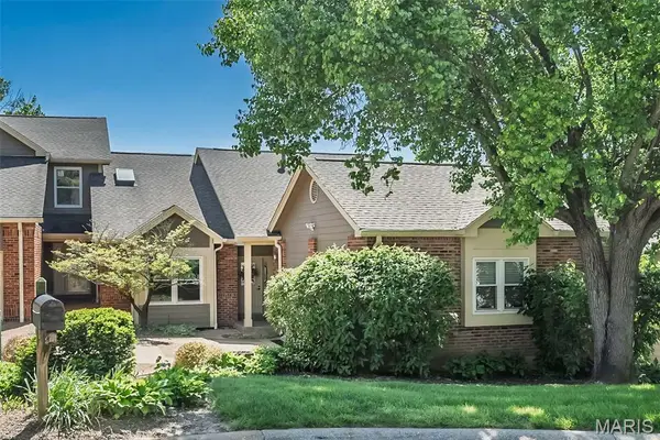 14316 Willow Spring Hill Drive, St Louis, MO 63017