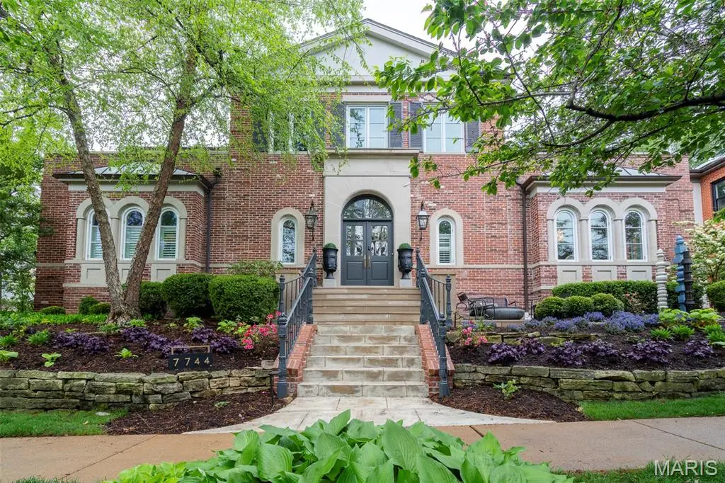 7744 Pershing Avenue, Clayton, MO 63105 - #1