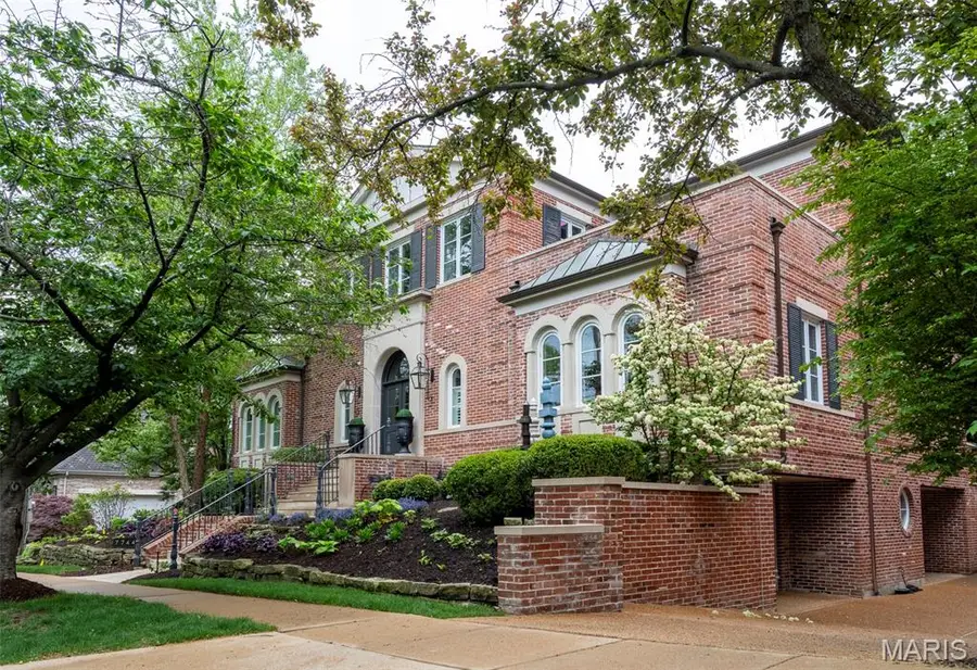7744 Pershing Avenue, Clayton, MO 63105 - #2