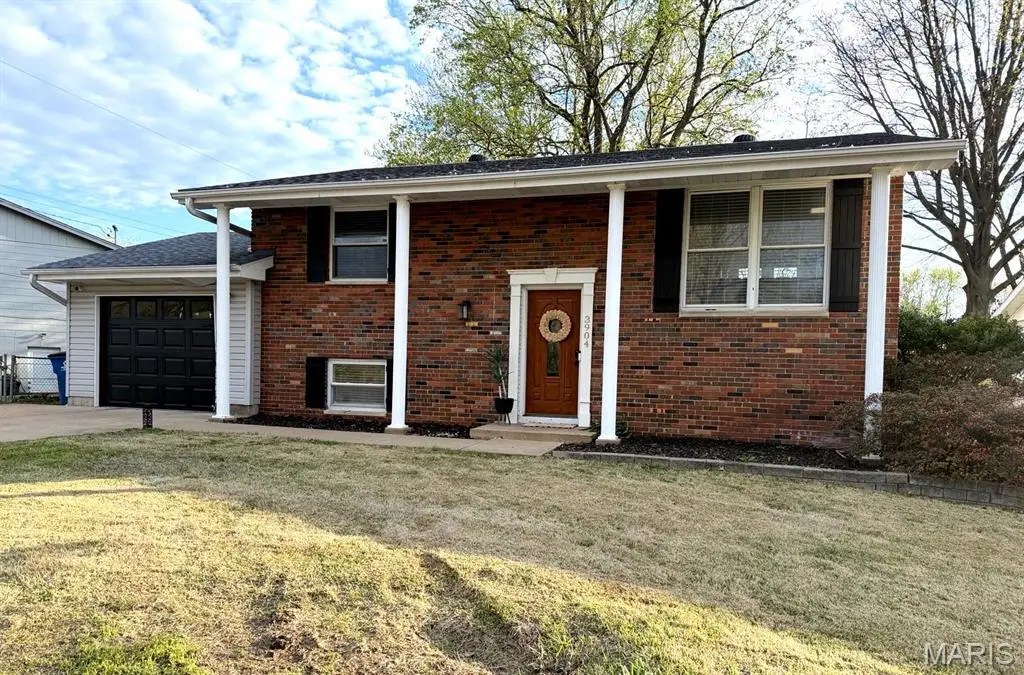 3904 Dunn Road, Hazelwood, MO 63042 - #1