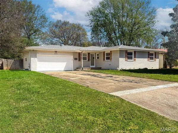 1043 E Edgewood Street, Springfield, MO 65807