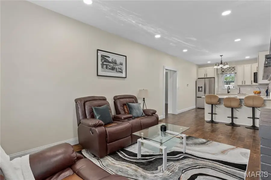 5425 Bates Street, Saint Louis, MO 63116 - #3