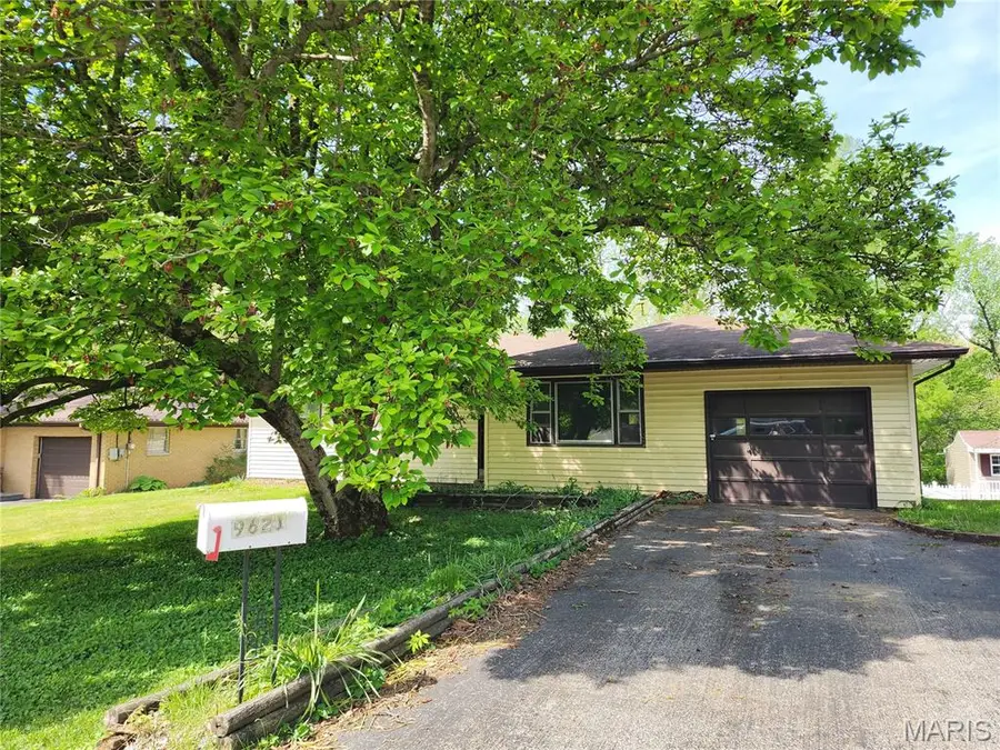 9621 Ridge Heights Road, Fairview Heights, IL 62208 - #2