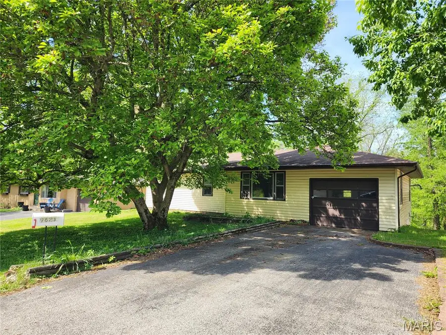 9621 Ridge Heights Road, Fairview Heights, IL 62208 - #3