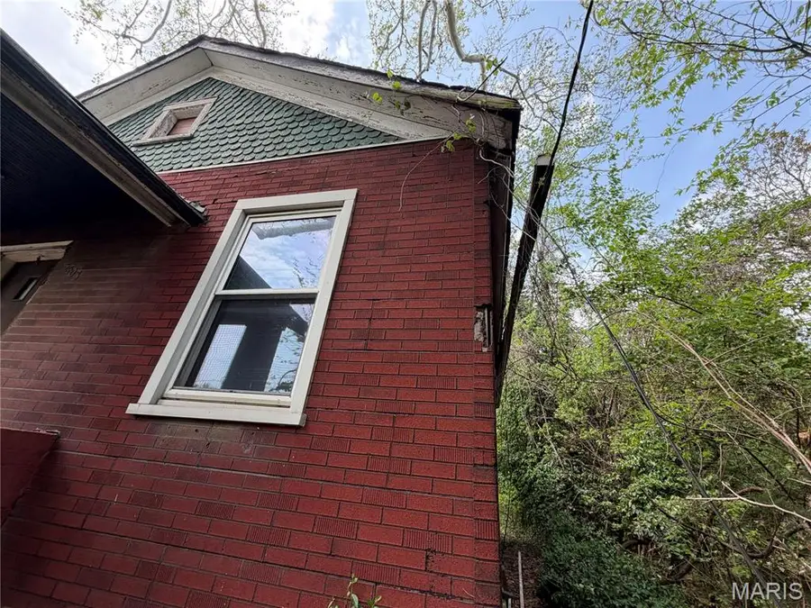 5403 Helen Avenue, Saint Louis, MO 63136 - #2