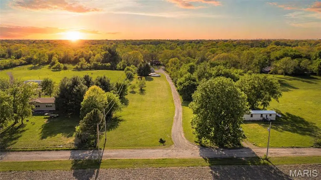 343 Prairie Lane, Alton, IL 62002 - #1