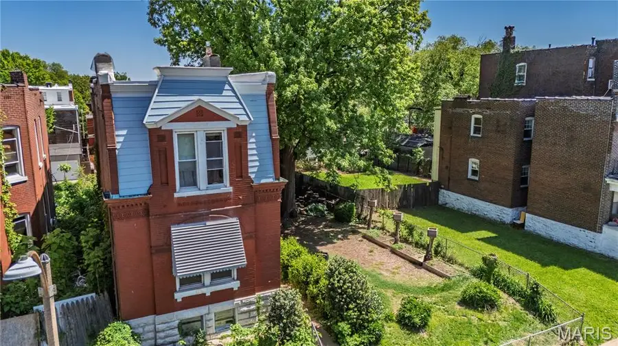 3230 Iowa Avenue, Saint Louis, MO 63118 - #2