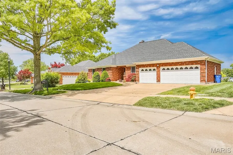 6810 Wynfield Terrace Drive, Saint Louis, MO 63129 - #3