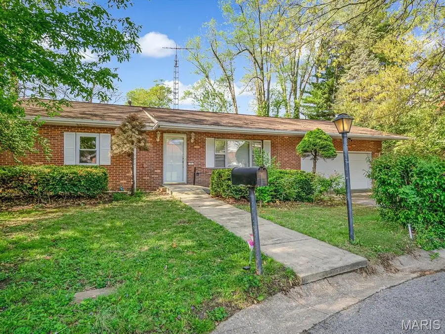 15 Gerri Ann Drive, Belleville, IL 62220 - #2