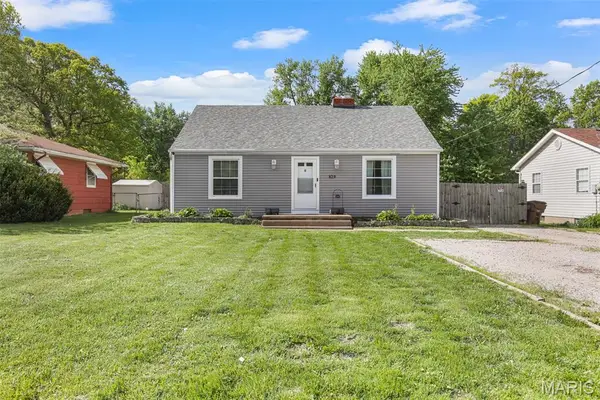 829 Oakdale Drive, East Alton, IL 62024