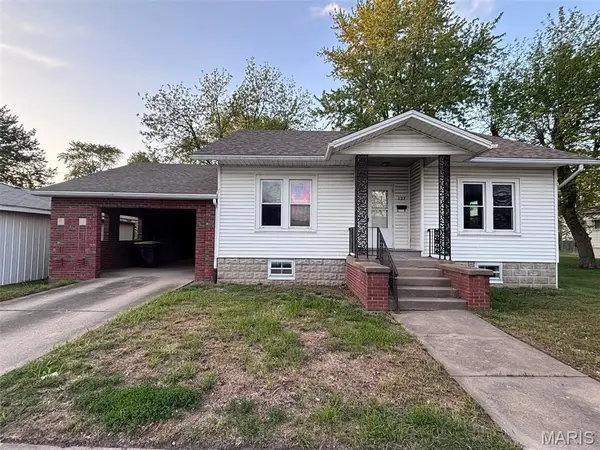 127 W Bates Street, Roodhouse, IL 62082