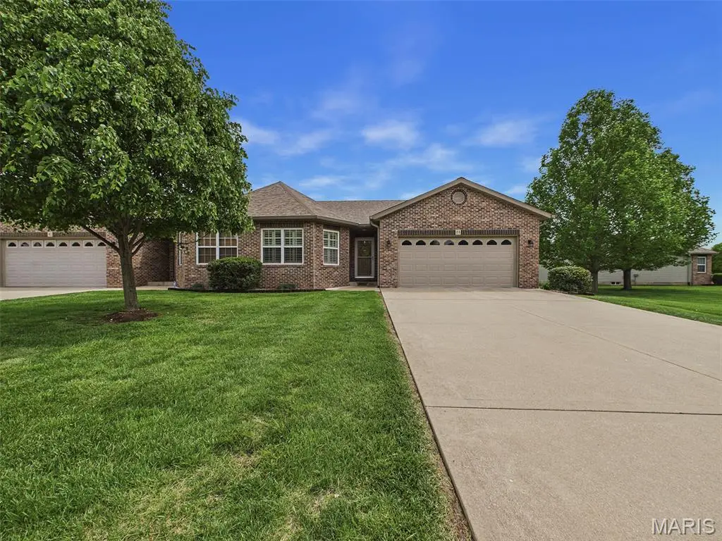 44 Brooks Drive, Bethalto, IL 62010 - #1