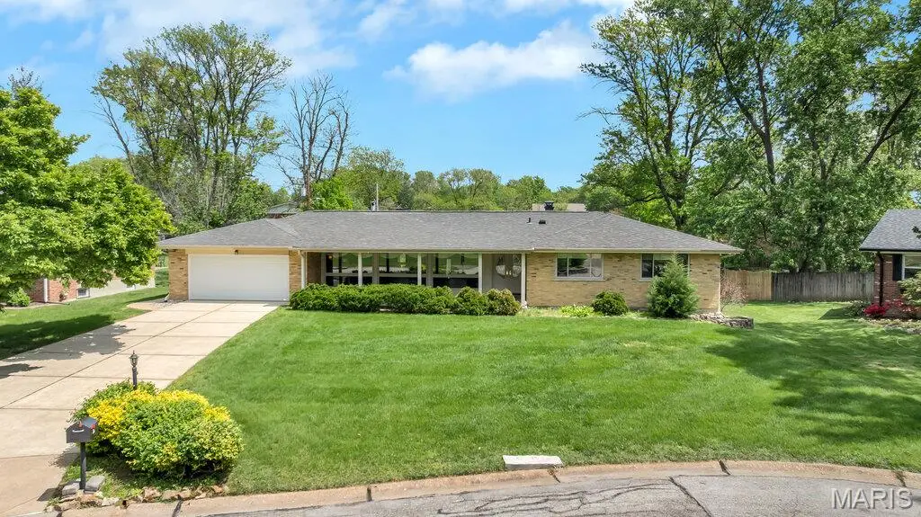 56 Lincord Drive, Saint Louis, MO 63128 - #1
