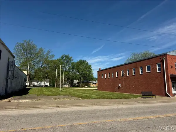 312 S Alvarado Avenue, Belle, MO 65013