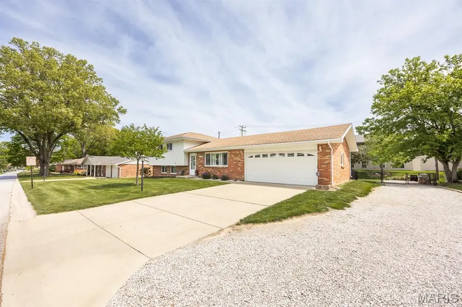 4703 Dadrian Drive, Godfrey, IL 62035 - #3