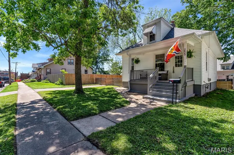 2623 Margarette Avenue, Maplewood, MO 63143 - #2