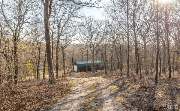 83 Minx Valley Drive, Roach, MO 64781