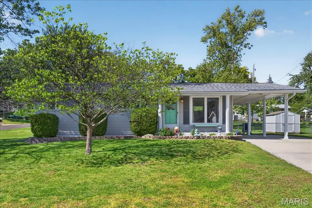 10433 Leitrim Drive, Saint Louis, MO 63123 - #1