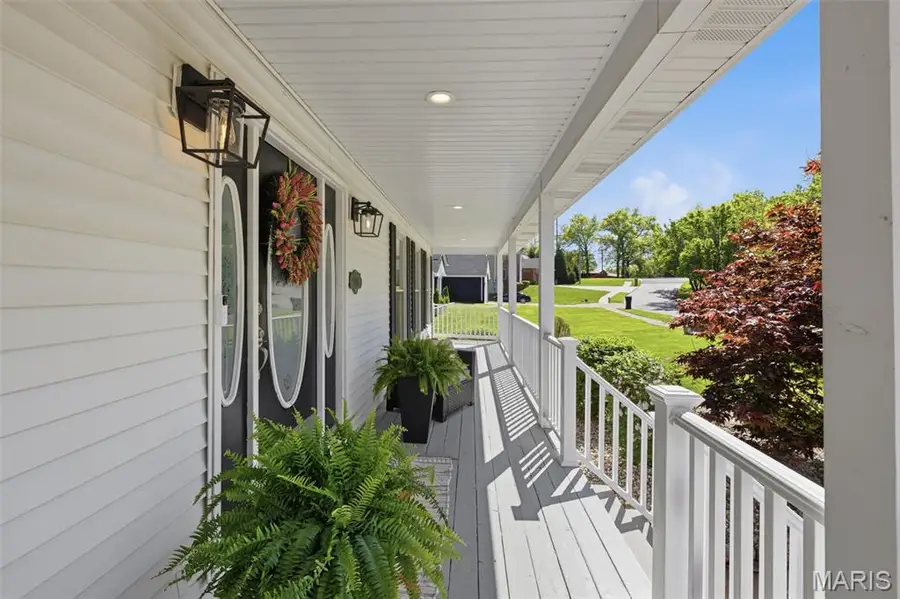 3005 Cross View Estate, Oakville, MO 63129 - #3