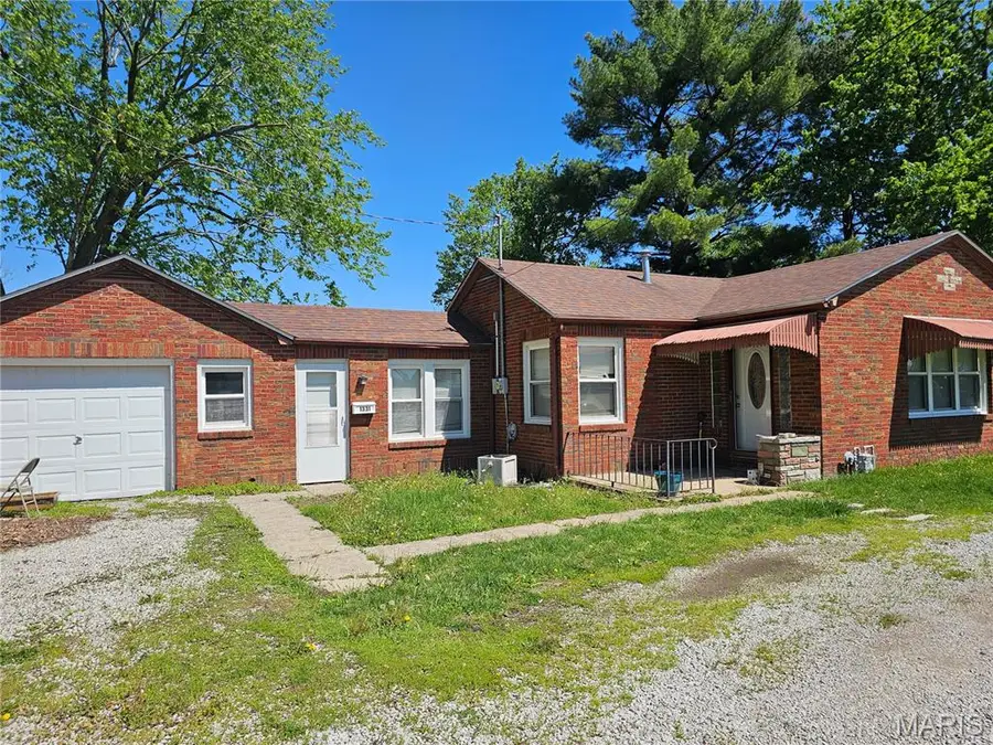 1331 E Union Avenue, Litchfield, IL 62056 - #2