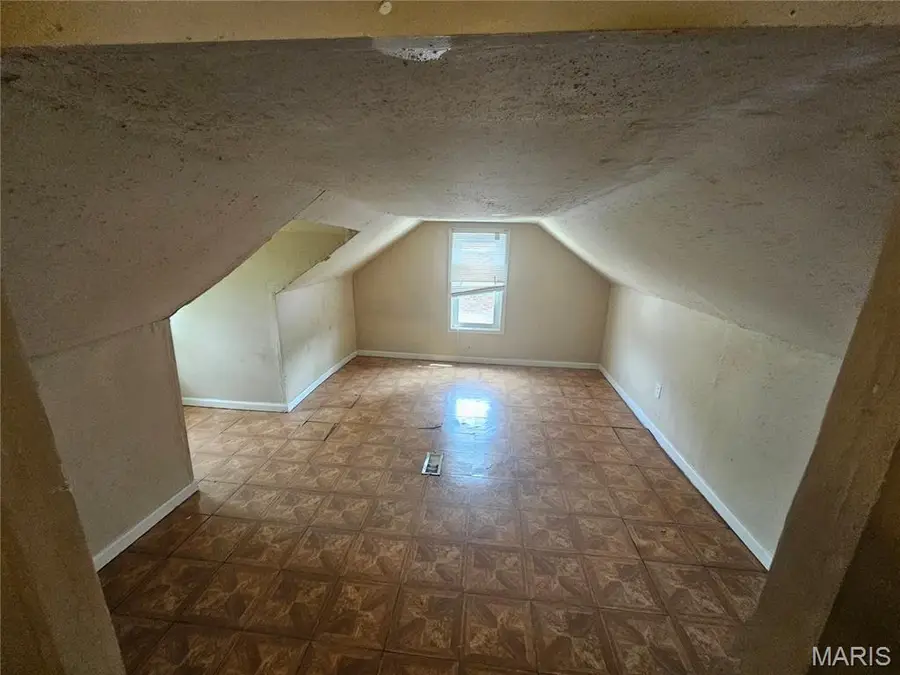 6906 Florian Avenue, Saint Louis, MO 63121 - #2