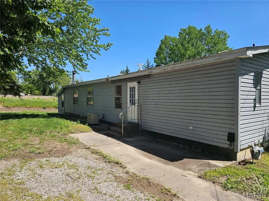 716 W Water, Pinckneyville, IL 62274 - #2