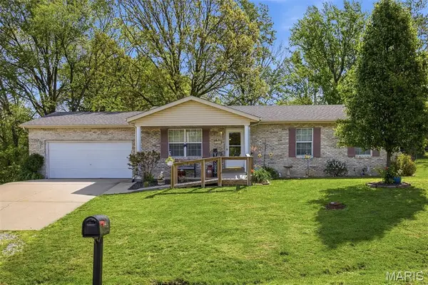 446 N Oak Street, Trenton, IL 62293