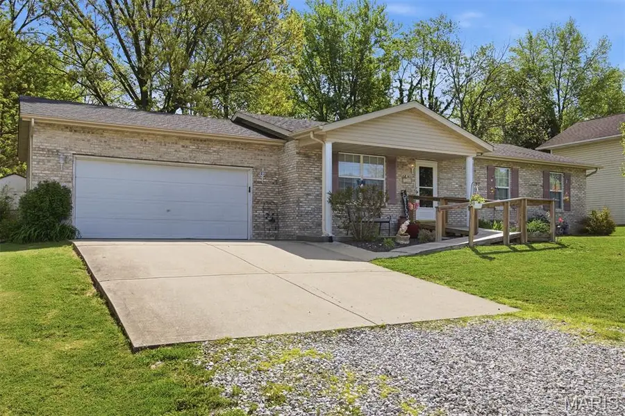 446 N Oak Street, Trenton, IL 62293 - #3