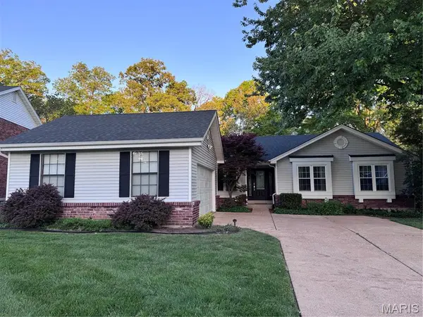 876 Sugar Hill Drive, Manchester, MO 63021