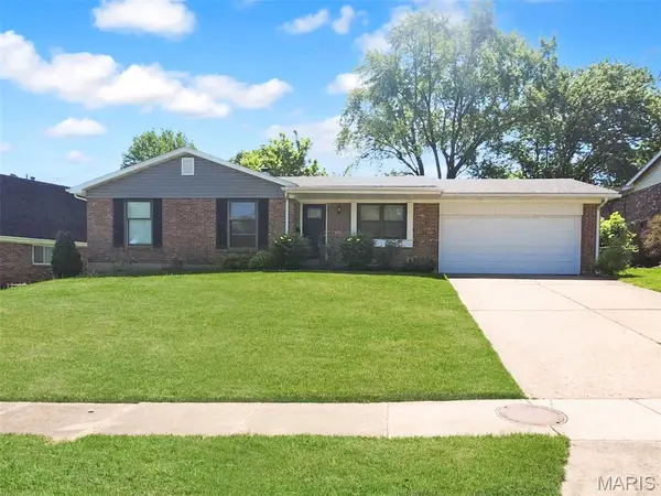 3660 Parc Chateau Lane, St Louis, MO 63033